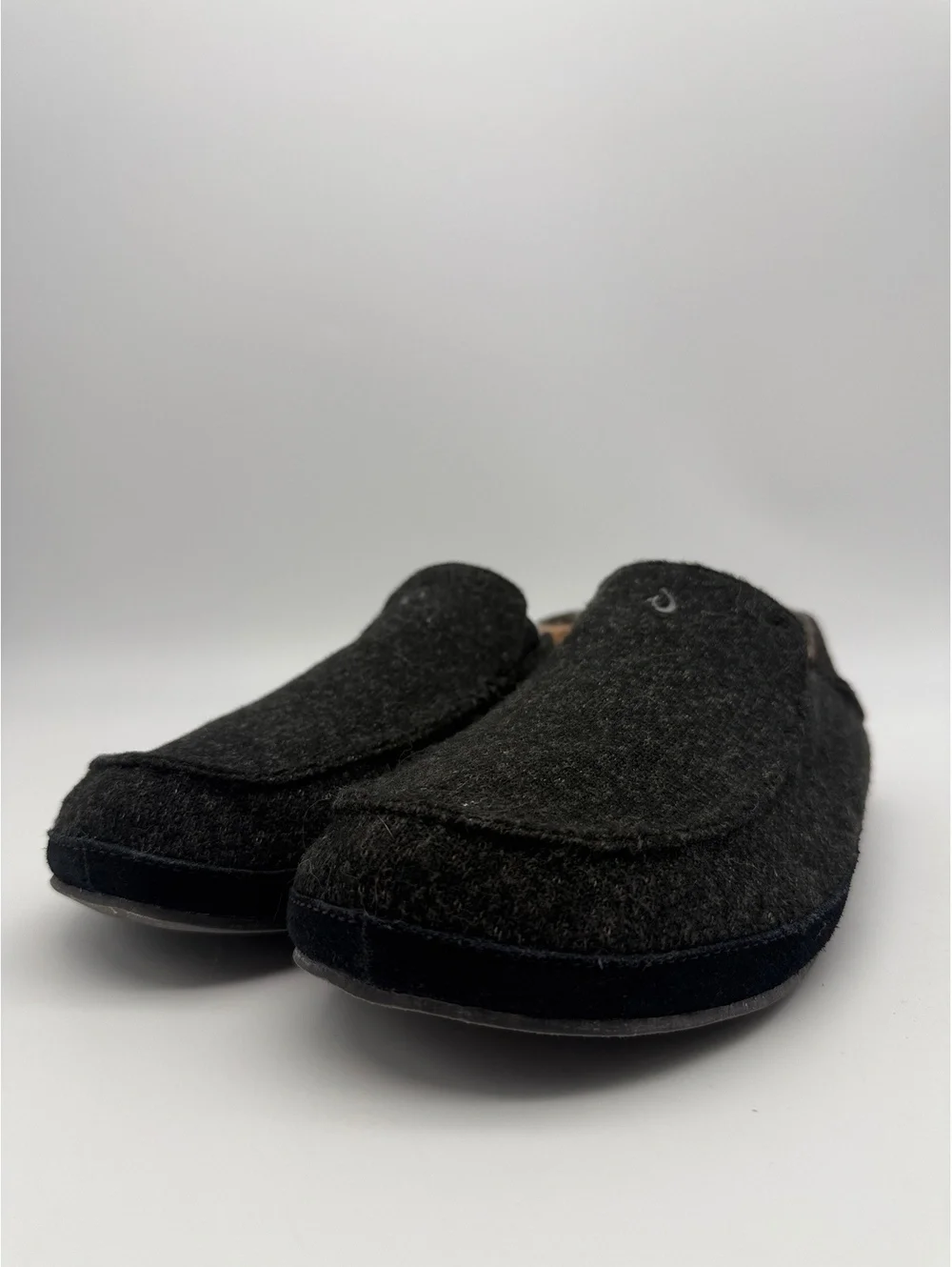 OluKai Moloa Hulu Men's Wool Slippers Black Shearling Lined Slip On Size 12
